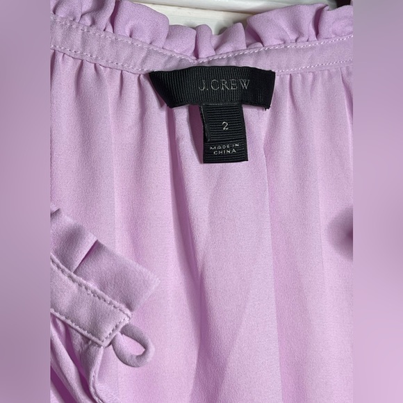 JCrew sleeveless blouse, ruffle detail and split neck size 2 - Picture 3 of 3